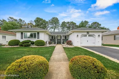 11 Exitir St, Toms River, NJ 08757
