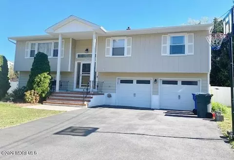 689 Hill Rd, Toms River, NJ 08753