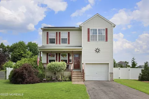 42 W Highland Ave, Atlantic Highlands, NJ 07716