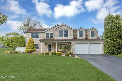 62 Knox Ln, Manalapan, NJ 07726