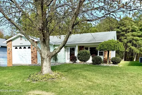 85 Lions Head Blvd S, Brick, NJ 08723