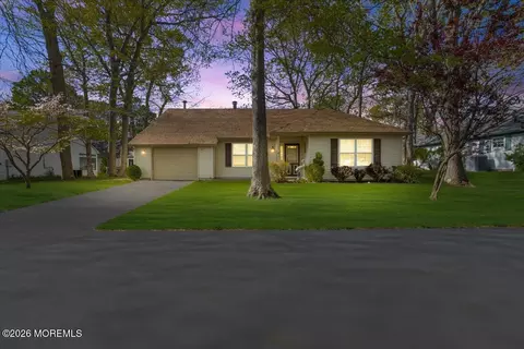 117 Morning Glory Ln, Whiting, NJ 08759