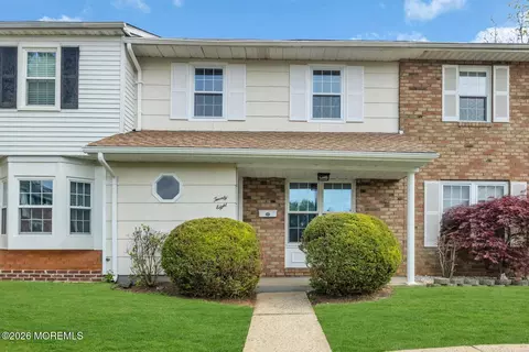 28 Kingsley Way, Freehold, NJ 07728
