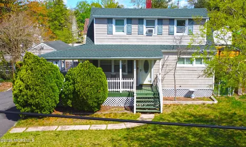 10 Fairway Dr, Toms River, NJ 08753