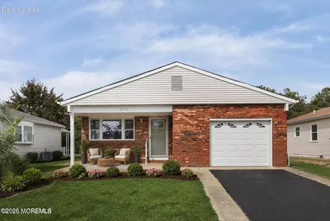 289 Costa Mesa Dr, Toms River, NJ 08757