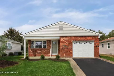289 Costa Mesa Dr, Toms River, NJ 08757