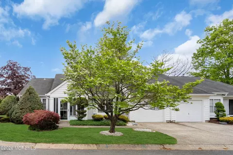 880 Winchester Ct # A, Manchester, NJ 08759