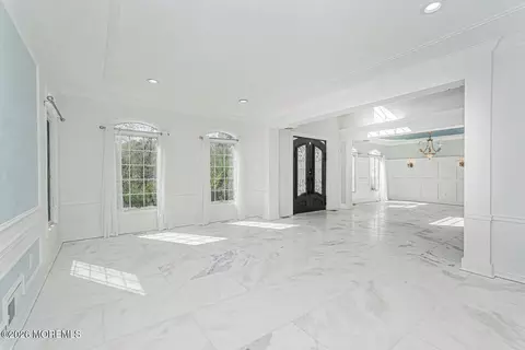 Living - 4 Wilson Blvd, Jackson, NJ 08527 photo 2 of 12