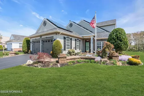 15 Trevi Ct, Manchester, NJ 08759