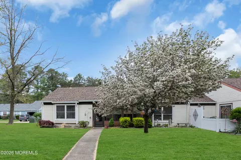 684 Friar Ct # A, Manchester, NJ 08759