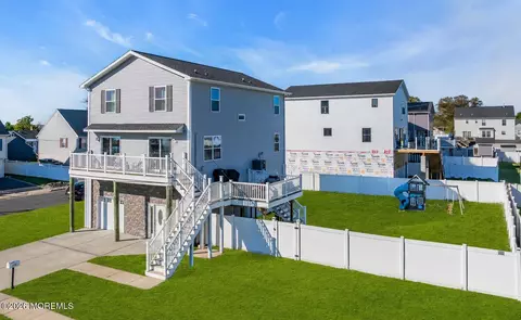 607 Bay Ave, Union Beach, NJ 07735
