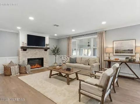70 Innsbruck Dr, Toms River, NJ 08757