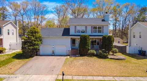 9 Netty St, Howell, NJ 07731