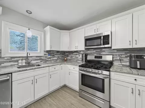 515 Hollywood Ave, Toms River, NJ 08753