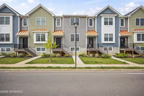 333 First St #4, Keyport, NJ 07735