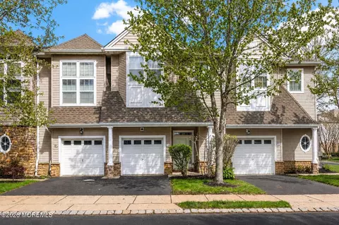 56 Ocean Breeze Ct, Manahawkin, NJ 08050