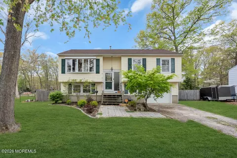 308 Kentucky Trl, Browns Mills, NJ 08015
