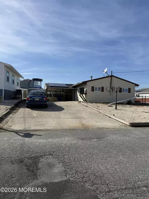 30 S Ensign Dr, Little Egg Harbor, NJ 08087