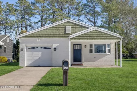 2 San Carlos Ct, Toms River, NJ 08757