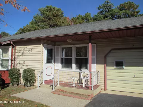 9 Ardsley Ave # A, Whiting, NJ 08759