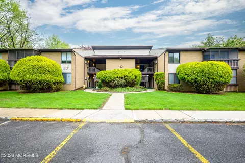 23 Meadow Green Cir #K, Manalapan, NJ 07726