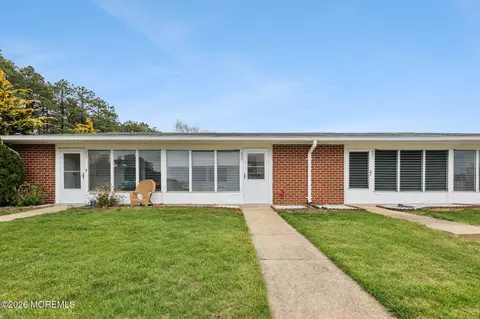 891 Inverness Ct # B, Lakewood, NJ 08701