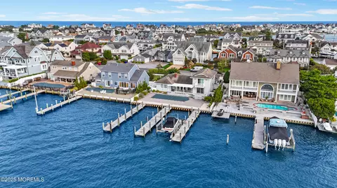 233 Curtis Point Dr, Mantoloking, NJ 08738