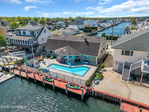 1829 Lookout Dr, Toms River, NJ 08753