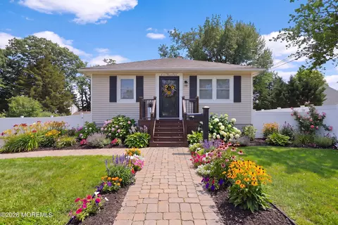 100 Hudson Ave, Keansburg, NJ 07734