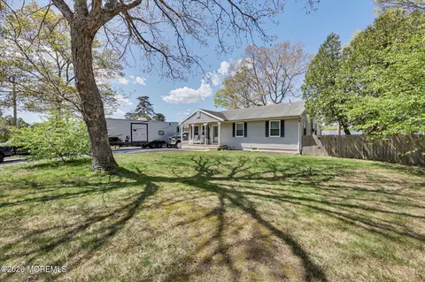 478 Princeton Ave, Bayville, NJ 08721