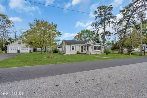 145 Cable Ave, Beachwood, NJ 08722