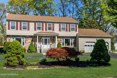 11 London Ct, Toms River, NJ 08753