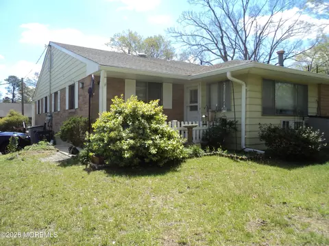 1 D Sparrow St #D, Toms River, NJ 08757
