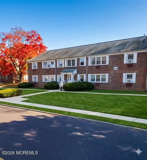 62 Stonehurst Blvd, Freehold, NJ 07728