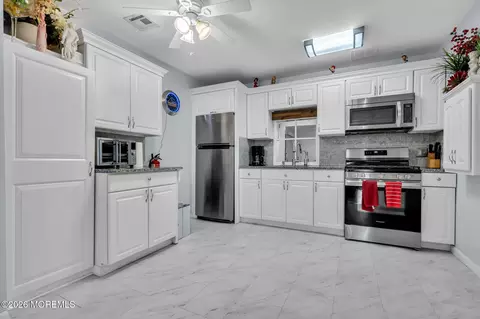 20 Dove St #A, Manchester, NJ 08759