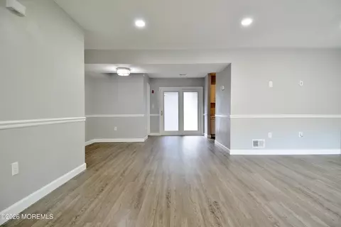 8 Colonial Ct, Jackson, NJ 08527 photo 7