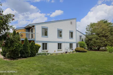 10 Newport Ct #B20, Brick, NJ 08724