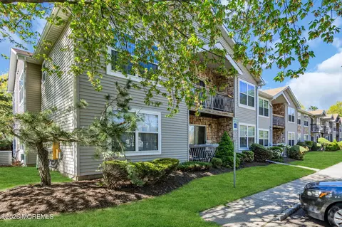 80 Diane Dr, Tinton Falls, NJ 07753