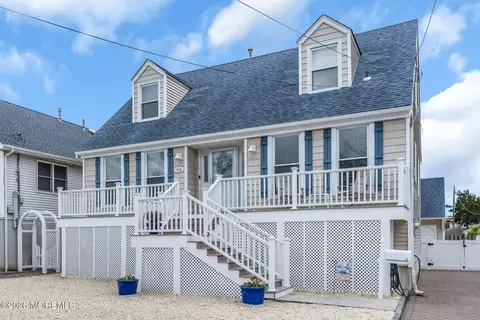 114 Sanborn Ave, Point Pleasant Beach, NJ 08742