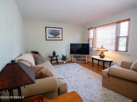 917 Mountain Ave, Middlesex, NJ 08846 photo 3