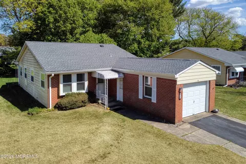 16 Hudson Pkwy, Whiting, NJ 08759