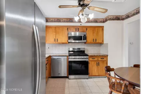 Kitchen - 165 Old Post Rd, Edison, NJ 08817 photo 1 of 2
