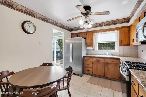 Kitchen - 165 Old Post Rd, Edison, NJ 08817 photo 2 of 2