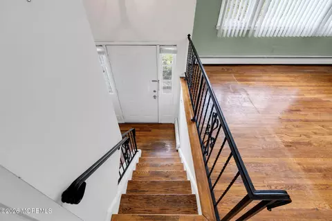 Entry Way - 165 Old Post Rd, Edison, NJ 08817 photo 2 of 4