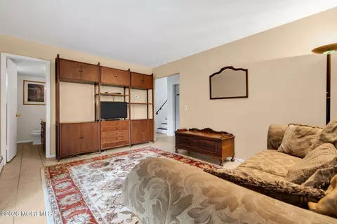 Living - 165 Old Post Rd, Edison, NJ 08817 photo 2 of 2