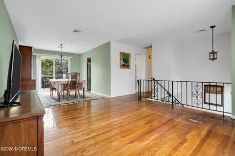 Dining - 165 Old Post Rd, Edison, NJ 08817 photo 1 of 2