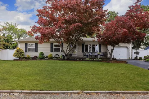 1325 12th Ave, Toms River, NJ 08757