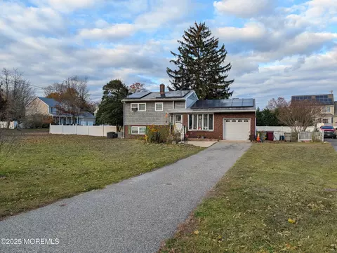 21 Butler Blvd, Bayville, NJ 08721
