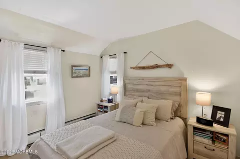 Bedroom - 9 Forrest Ave, Rumson, NJ 07760 photo 5 of 6