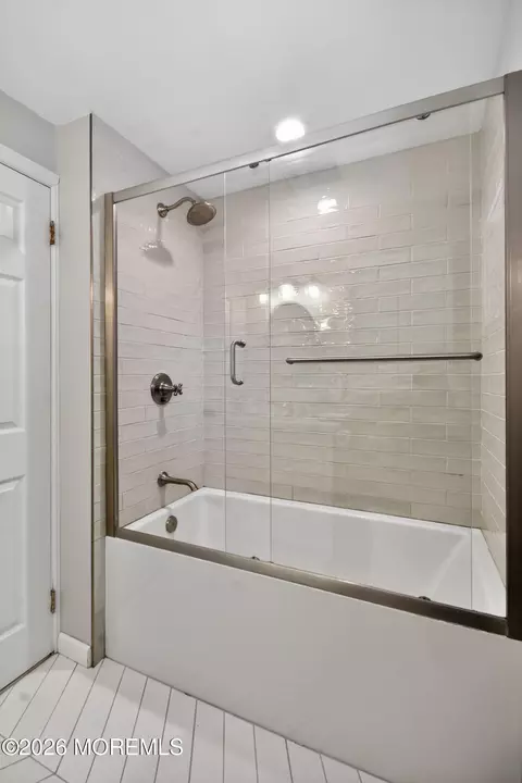 Bath - 9 Forrest Ave, Rumson, NJ 07760 photo 4 of 4